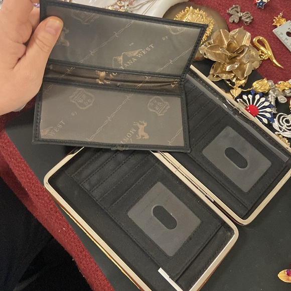 Montana west cross studded wallet 4.5" x 7.5" Guc - Picture 9 of 16